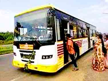Visakhapatnam-Metro-Express-Highway-Service-on-its-Inaugural-Run-at-Kurmanapalem